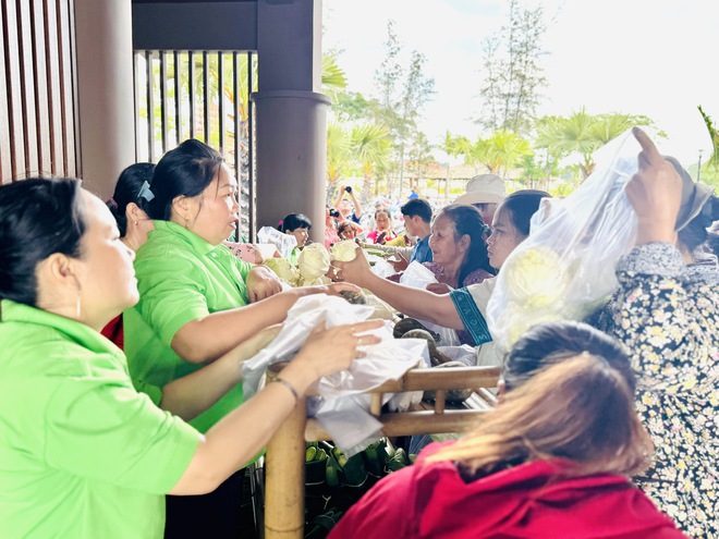 TP HCM: Nhiều hoạt động ý nghĩa chăm lo an sinh, tiếp sức học sinh nghèo- Ảnh 2.