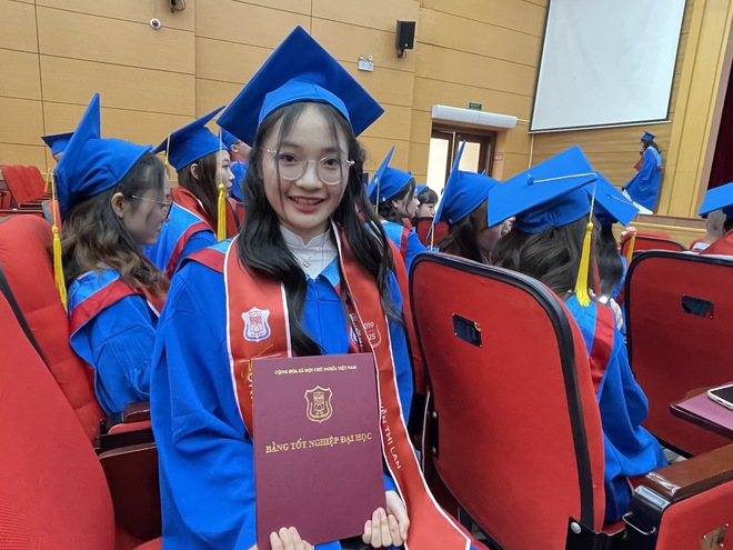 Gần 750 bác sĩ nhận bằng trong lễ tốt nghiệp "chưa từng có" - Ảnh 9.