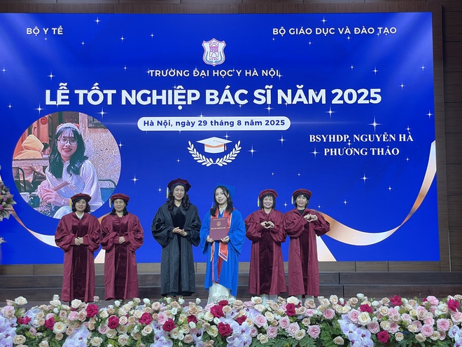 Gần 750 bác sĩ nhận bằng trong lễ tốt nghiệp "chưa từng có" - Ảnh 5.