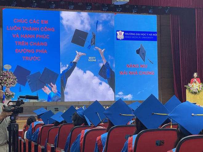 Chân dung thủ khoa kép "siêu hiếm" của Đại học Y Hà Nội - Ảnh 5.