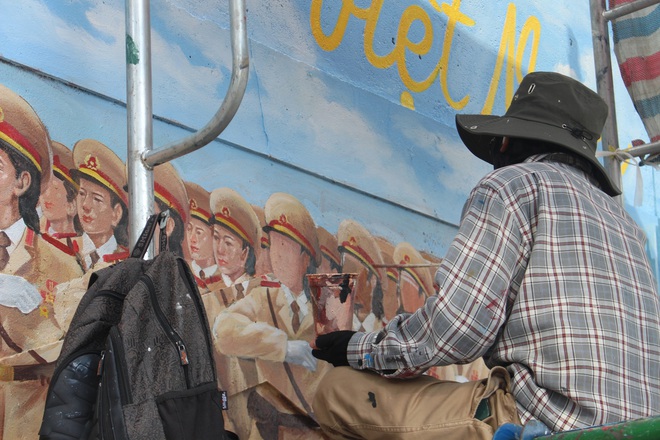 300-meter mural in Ho Chi Minh City impresses locals and tourists- Ảnh 12. 300-meter mural in Ho Chi Minh City impresses locals and tourists- Ảnh 12.