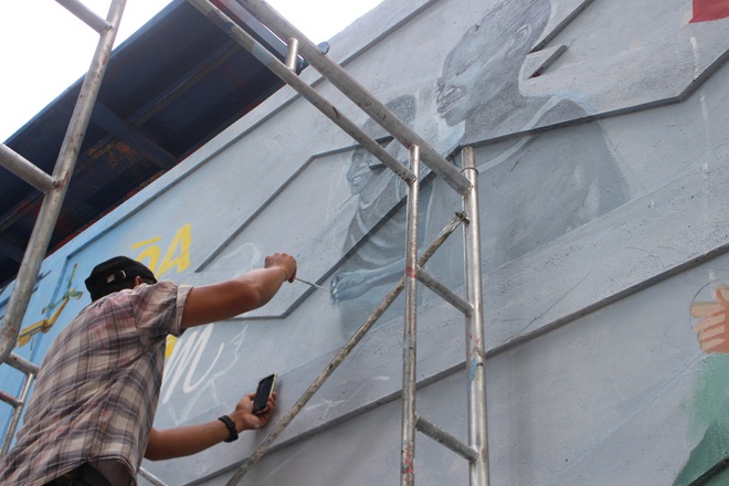 300-meter mural in Ho Chi Minh City impresses locals and tourists- Ảnh 13. 300-meter mural in Ho Chi Minh City impresses locals and tourists- Ảnh 13.