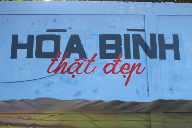 300-meter mural in Ho Chi Minh City impresses locals and tourists- Ảnh 1. 300-meter mural in Ho Chi Minh City impresses locals and tourists- Ảnh 1.
