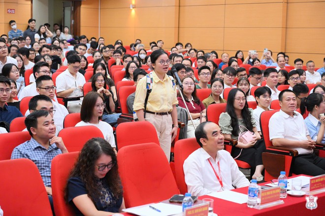 Màn gọi tên chọn ngành bác sĩ nội trú gây bão mạng xã hội tại Trường Đại học Y Hà Nội - Ảnh 5. Màn gọi tên chọn ngành bác sĩ nội trú gây bão mạng xã hội tại Trường Đại học Y Hà Nội - Ảnh 5.