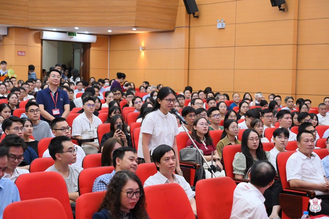 Màn gọi tên chọn ngành bác sĩ nội trú gây bão mạng xã hội tại Trường Đại học Y Hà Nội - Ảnh 4. Màn gọi tên chọn ngành bác sĩ nội trú gây bão mạng xã hội tại Trường Đại học Y Hà Nội - Ảnh 4.