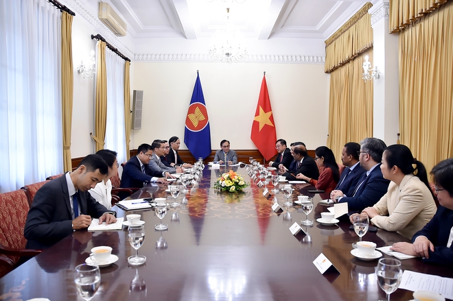 Quyền Bộ trưởng Ngọai giao Lê Hòai Trung tiếp Đại sứ Trung Quốc Hà Vĩ tại Hà Nội - Ảnh 6.