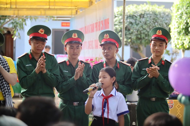 TP HCM gắn kết hậu phương – tiền tuyến nơi đảo tiền tiêu Tây Nam- Ảnh 6.