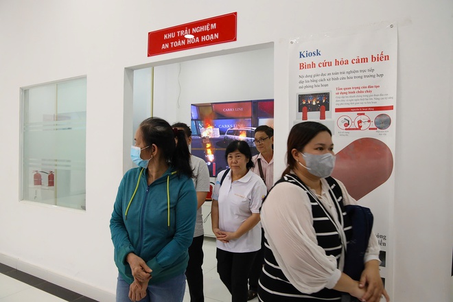 TP HCM: Tập huấn PCCC và CNCH sinh động cho người dân phường Bến Thành- Ảnh 13.