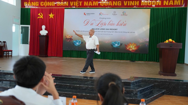 Kim Oanh Group lan tỏa yêu thương đến gần 1.000 cụ già neo đơn mùa Vu Lan - Ảnh 4.