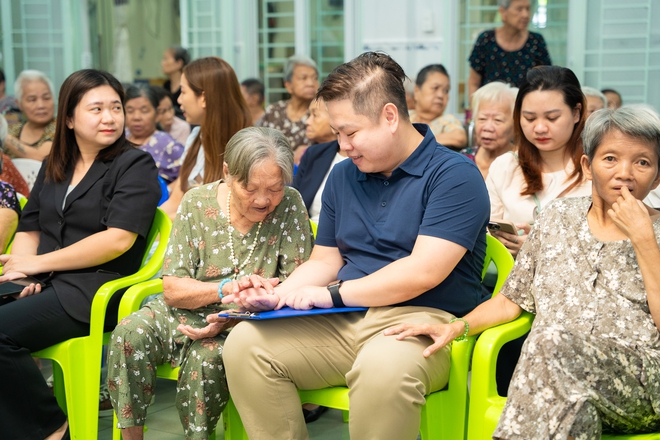 Kim Oanh Group lan tỏa yêu thương đến gần 1.000 cụ già neo đơn mùa Vu Lan - Ảnh 14.