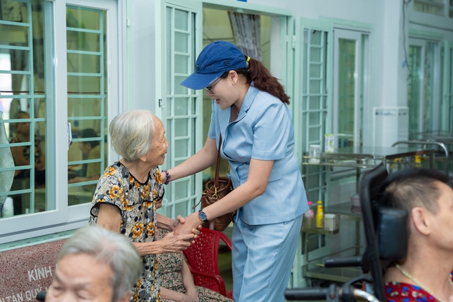 Kim Oanh Group lan tỏa yêu thương đến gần 1.000 cụ già neo đơn mùa Vu Lan - Ảnh 15.