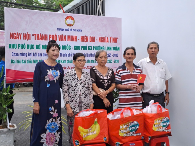 Phường Linh Xuân ra mắt "Khu phố rực rỡ màu cờ Tổ quốc" - Ảnh 9.