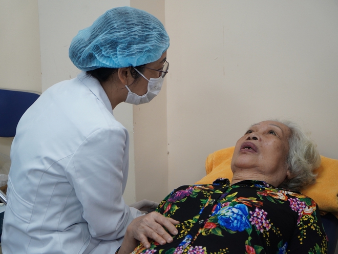 Phường Hòa Hưng mời bác sĩ về khám bệnh, phát thuốc cho hơn 1.000 người cao tuổi - Ảnh 6.