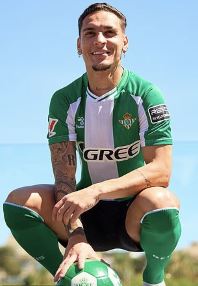 Antony bật khóc ngày trở lại Real Betis, khép lại ác mộng tại Man United - Ảnh 3.