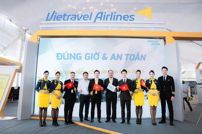 Vietnamese carriers intensify competition amid travel surge- Ảnh 4.