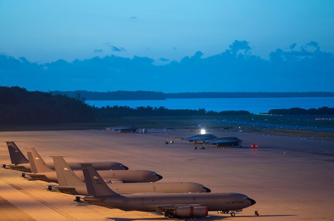 Ảnh vệ tinh về căn cứ qu&acirc;n sự Diego Garcia, t&acirc;m điểm của căng thẳng Mỹ - Anh - Ảnh 4.