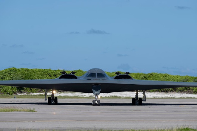 Ảnh vệ tinh về căn cứ qu&acirc;n sự Diego Garcia, t&acirc;m điểm của căng thẳng Mỹ - Anh - Ảnh 3.