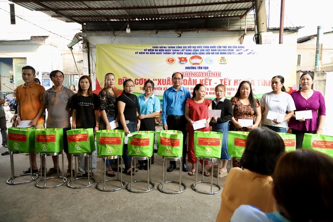 “Bữa cơm Xuân đoàn kết – Tết nghĩa tình” nơi xóm trọ công nhân - Ảnh 6.