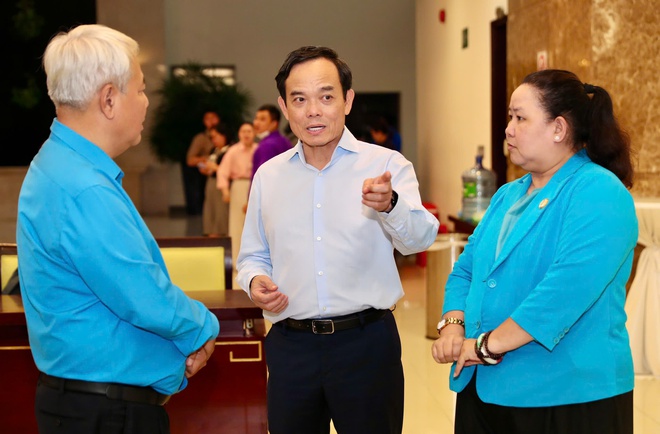 B&iacute; thư Trần Lưu Quang động vi&ecirc;n người lao động trước thềm Tết Nguy&ecirc;n đ&aacute;n - Ảnh 12.