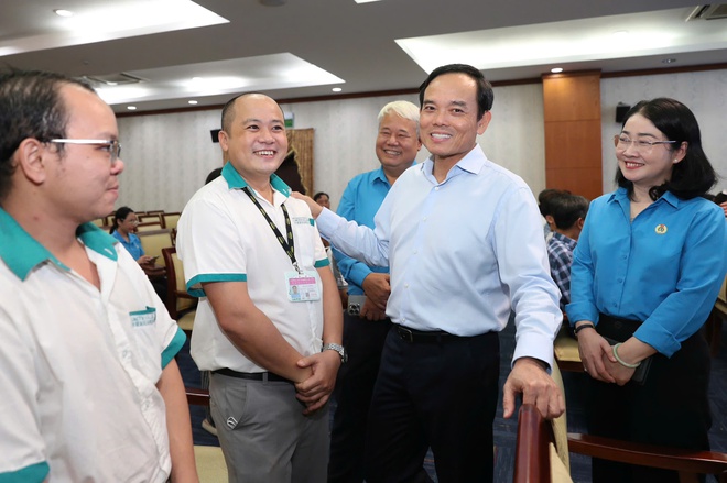 B&iacute; thư Trần Lưu Quang động vi&ecirc;n người lao động trước thềm Tết Nguy&ecirc;n đ&aacute;n - Ảnh 13.