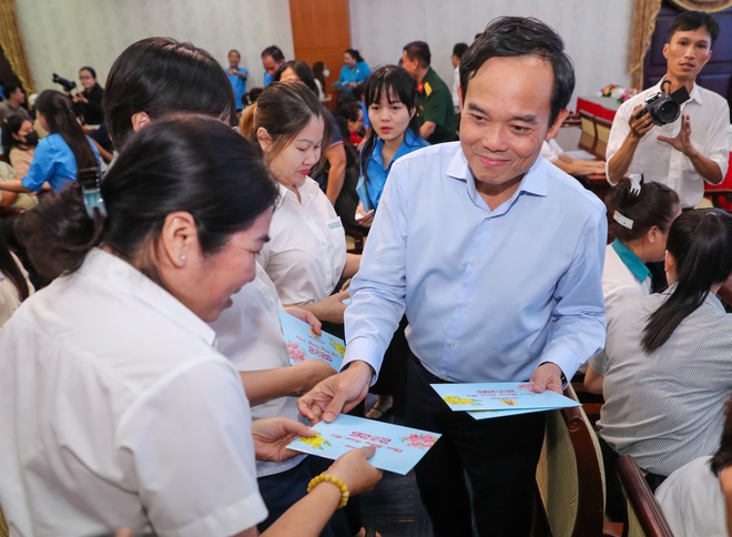 B&iacute; thư Trần Lưu Quang động vi&ecirc;n người lao động trước thềm Tết Nguy&ecirc;n đ&aacute;n - Ảnh 7.