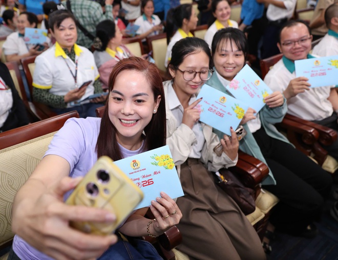 B&iacute; thư Trần Lưu Quang động vi&ecirc;n người lao động trước thềm Tết Nguy&ecirc;n đ&aacute;n - Ảnh 10.