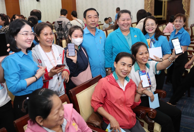 B&iacute; thư Trần Lưu Quang động vi&ecirc;n người lao động trước thềm Tết Nguy&ecirc;n đ&aacute;n - Ảnh 11.