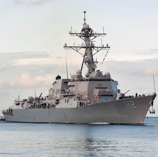 Tổng thống Donald Trump sẽ dùng “hạm đội đẹp đẽ” đè bẹp Iran như thế nào? - Ảnh 2.