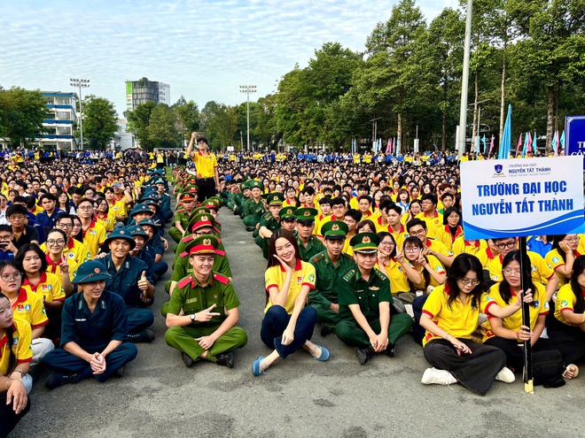 VIDEO: 500 l&aacute; cờ Tổ quốc "tiếp lửa" Xu&acirc;n t&igrave;nh nguyện 2026 - Ảnh 2.