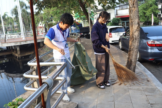 Phường Ninh Kiều Cần Thơ ra qu&acirc;n vệ sinh m&ocirc;i trường đ&oacute;n Tết 2026 - Ảnh 3.