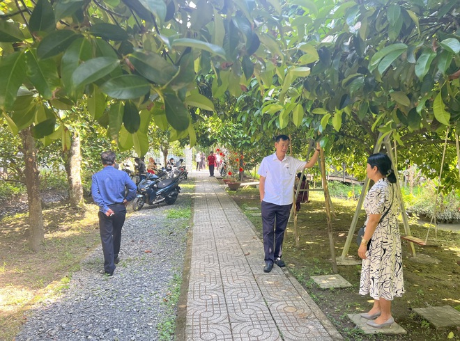 Foreign tourists enjoy cooking Western Vietnamese dishes in Can Tho - Ảnh 5.
