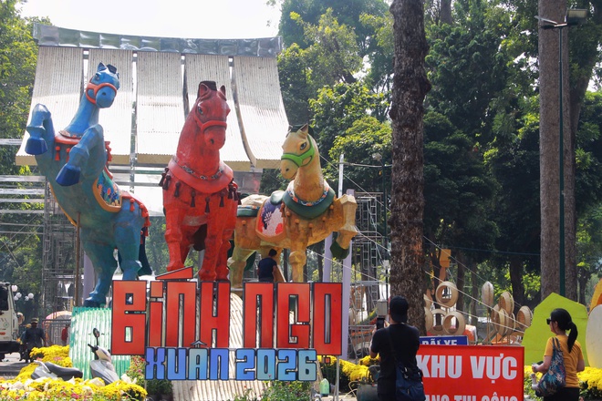 Lộ diện Cụm linh vật Tam m&atilde; tại Hội hoa xu&acirc;n TPHCM 2026 - Ảnh 5.