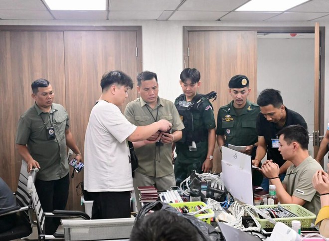 Campuchia triệt ph&aacute; gần 200 tụ điểm lừa đảo trực tuyến - Ảnh 4.