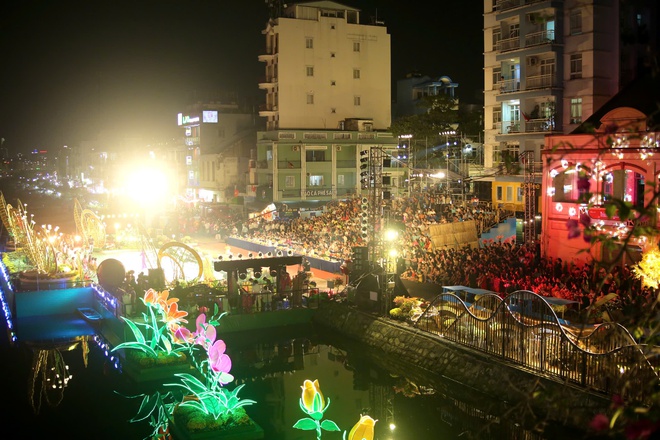 TPHCM: Khai mạc Chợ hoa xu&acirc;n "Tr&ecirc;n bến dưới thuyền" Tết B&iacute;nh Ngọ 2026 - Ảnh 11.