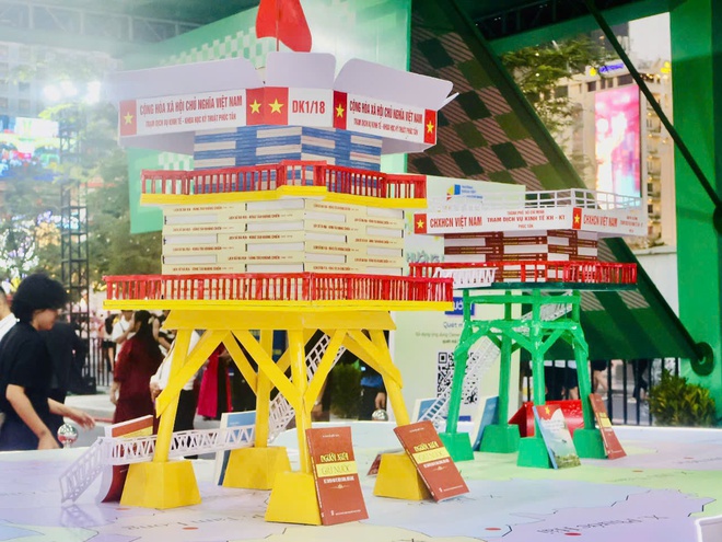 TP HCM khai mạc Đường s&aacute;ch Tết với quy m&ocirc; chưa từng c&oacute; - Ảnh 4.