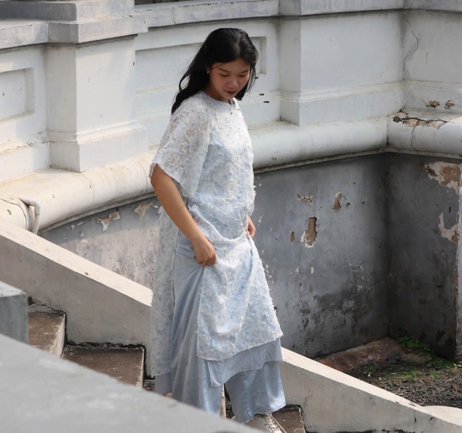 &Aacute;o d&agrave;i ng&agrave;y Tết: N&eacute;t đẹp kh&ocirc;ng đổi giữa l&ograve;ng đ&ocirc; thị hiện đại - Ảnh 10.