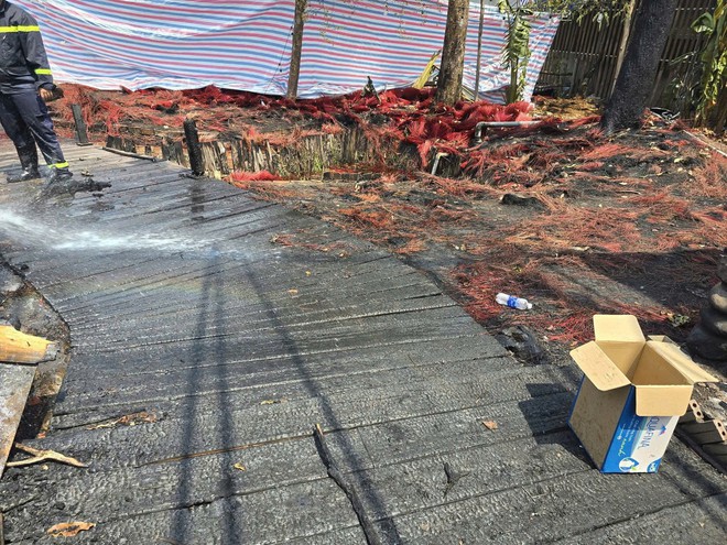 H&igrave;nh ảnh sau vụ ch&aacute;y qu&aacute;n c&agrave; ph&ecirc; Noọng Ơi ở TPHCM - Ảnh 4.