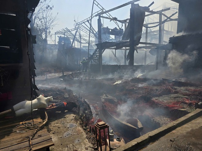 H&igrave;nh ảnh sau vụ ch&aacute;y qu&aacute;n c&agrave; ph&ecirc; Noọng Ơi ở TPHCM - Ảnh 2.