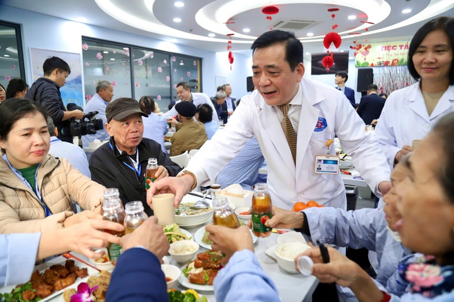 Chăm lo Tết cho bệnh nh&acirc;n kh&oacute; khăn - Ảnh 19.