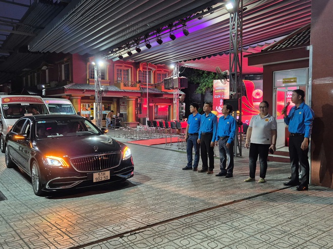 Chuyến xe nghĩa t&igrave;nh đưa người lao động về qu&ecirc; đ&oacute;n Tết - Ảnh 4.