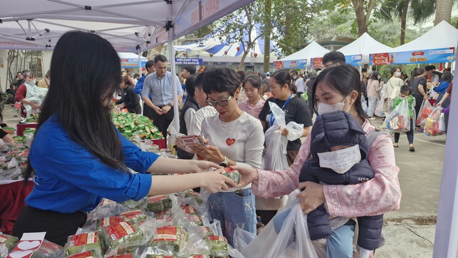 M&ugrave;a xu&acirc;n trong bệnh viện - Ảnh 5.