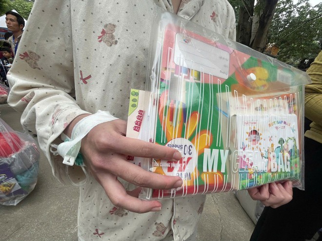 M&ugrave;a xu&acirc;n trong bệnh viện - Ảnh 4.