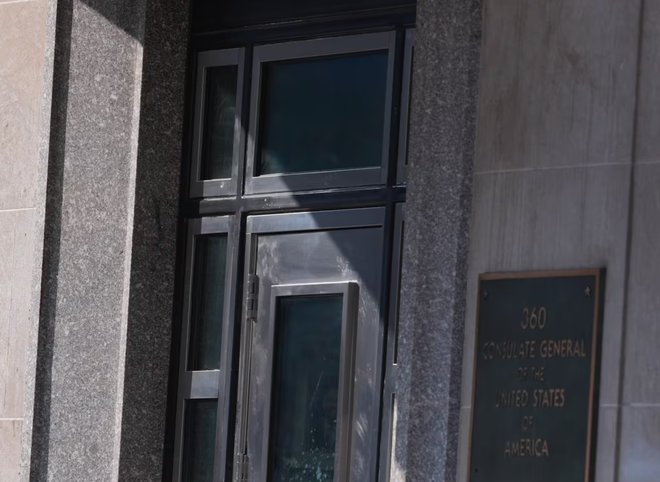 Nổ s&uacute;ng v&agrave;o L&atilde;nh sự qu&aacute;n Mỹ ở Toronto, Canada truy t&igrave;m 2 nghi phạm - Ảnh 4.