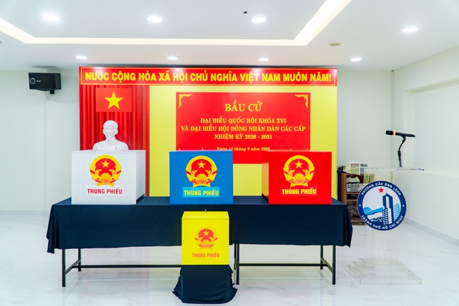 VIDEO: Nhảy d&acirc;n vũ, thi trang tr&iacute; điểm bỏ phiếu ch&agrave;o mừng ng&agrave;y bầu cử - Ảnh 13.