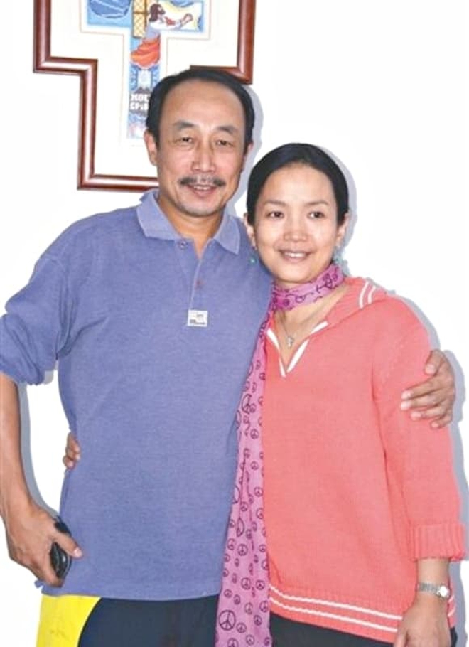 Cú twist bất ngờ chuyện vợ chồng ngôi sao đi nhặt rác kiếm sống trên đất Mỹ - Ảnh 3.