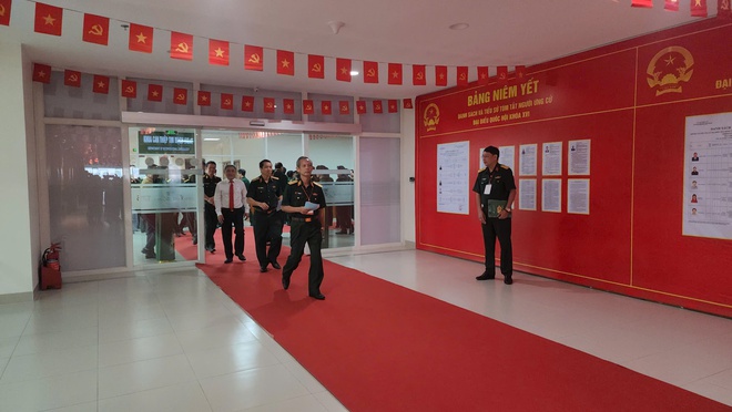 Mang thùng phiếu đến giường bệnh - Ảnh 4.