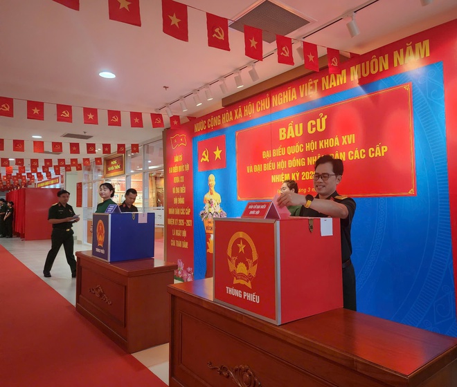 Mang thùng phiếu đến giường bệnh - Ảnh 6.