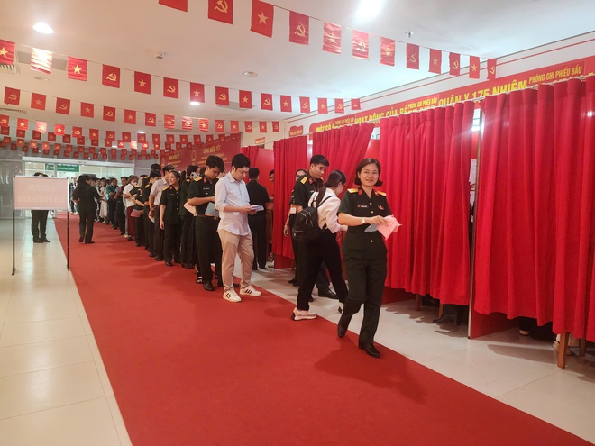 Mang thùng phiếu đến giường bệnh - Ảnh 8.