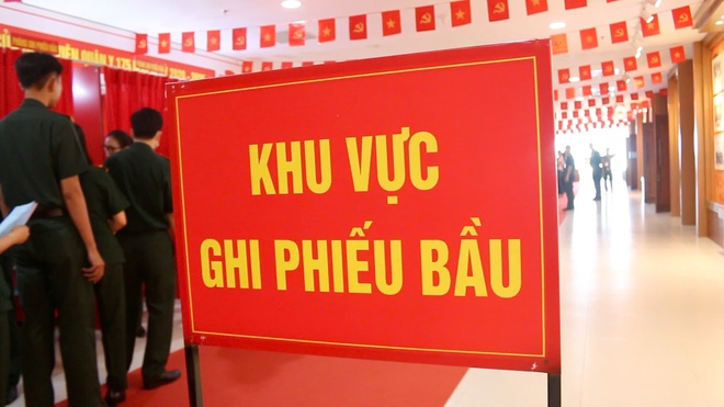 Mang thùng phiếu đến giường bệnh - Ảnh 7.