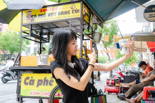 VIDEO: Nghe chuyện về những chiếc xe đẩy b&aacute;n c&agrave; ph&ecirc; ở TPHCM - Ảnh 15.